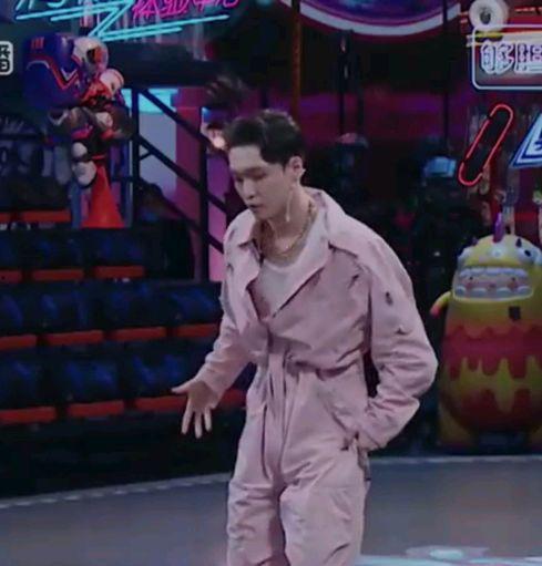 艺兴爆料街舞是真的吗视频,揭秘街舞背后的真实故事 第2张 艺兴爆料街舞是真的吗视频,揭秘街舞背后的真实故事 第2张